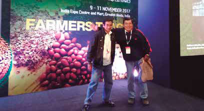 Pedro Francia y Juan Santos, agricultores peruanos en el congreso